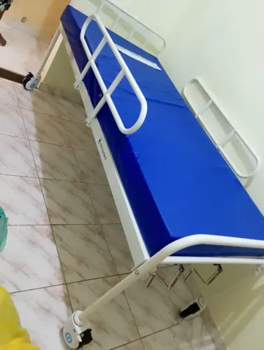 Cama hospitar semi nova, 1 mês de uso .