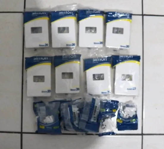 Lote de placas e módulos de interruptores