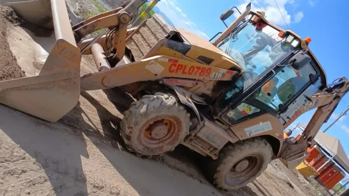 Retro Escavadeira Caterpillar 416F2 - 2021
