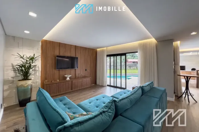 Casa Alto Padrão no Condominio Açores em Itajai