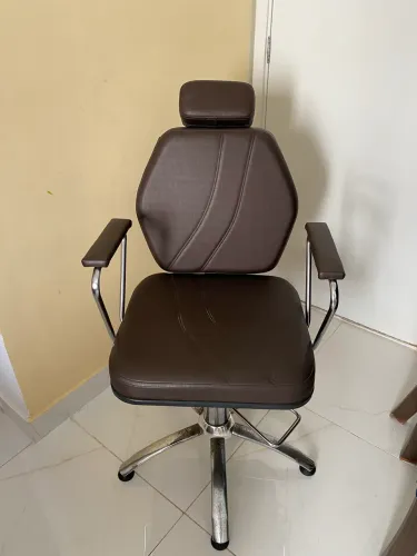 Cadeira de cabeleireira pouco usada