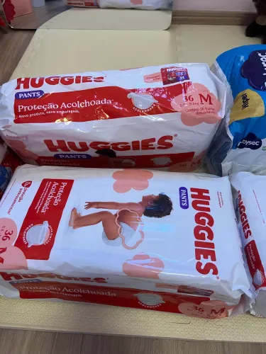 Fralda descartável tamanho M Pompom Huggies BabySec