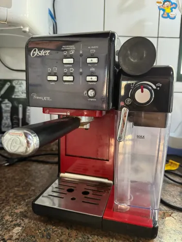 cafeteira oster primalatte