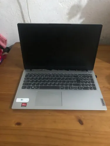 Notebook lenovo ideapad 1 ryzen 3 7320u 8 GB RAM SSD 256 GB Tela 15,6