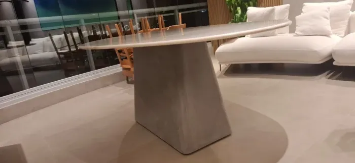 BASE DE MESA MADEIRA REVESTIDA EM CIMENTO QUEIMADO