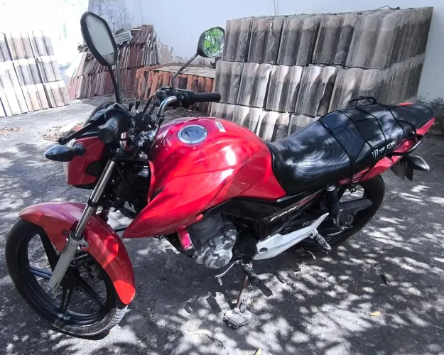 Moto de única dona mulher