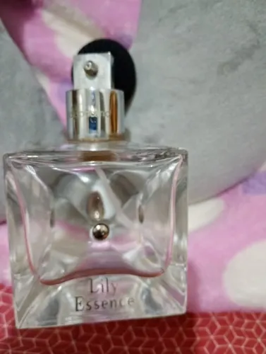 Vidro de Lily essence primeira edição