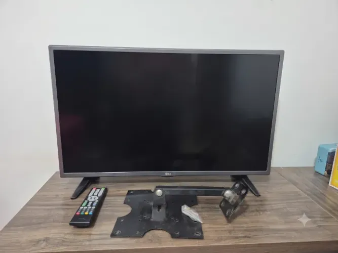 Smart TV LG 32" Wi-Fi + Suporte de Parede Incluso