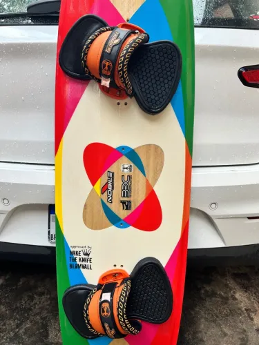 VENDO PRANCHA DE KITESURF NOBILE 3DC - 134 × 39 cm