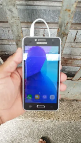 Samsung J2 prime com tv