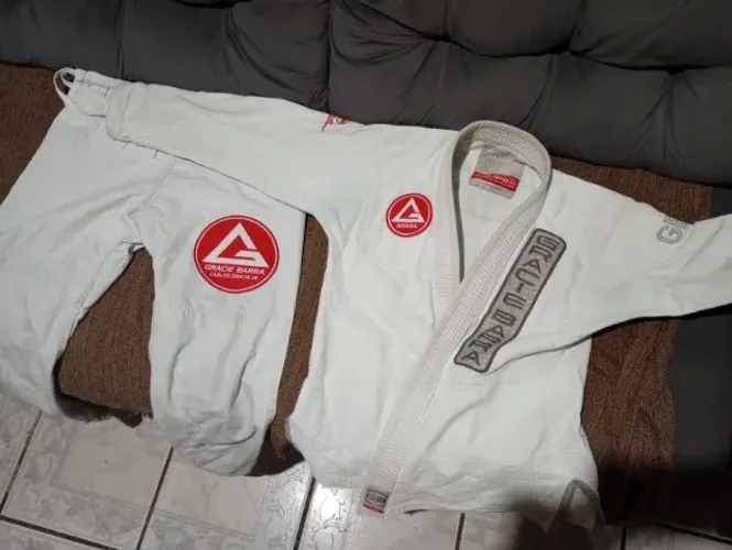 Kimono Gracie Barra A1 usado 