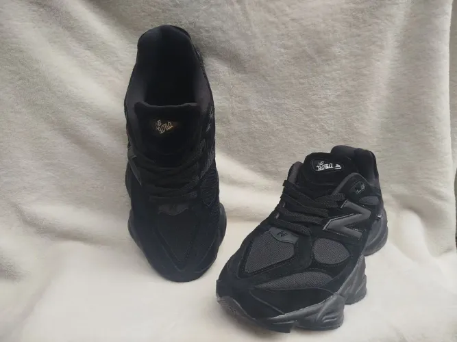 New Balance 9060 Triple Black - Tam 40 (Novo na Caixa)