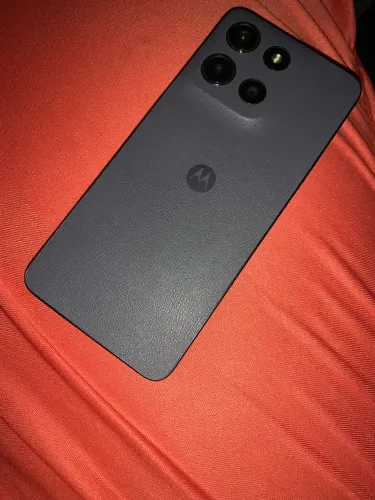 Moto g15 com a caixa e o carregador nunca foi mexido 