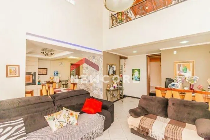 Casa em Rua Doutor Galdino Nunes Vieira - Jardim Itu - Porto Alegre/RS