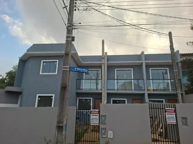 Sobrado para venda tem 57 metros quadrados com 2 quartos em Campo de Santana - Curitiba -