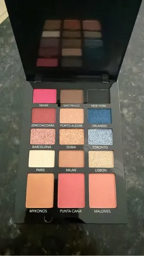 Paleta de maquiagem Joli Joli Tata Estaniecki