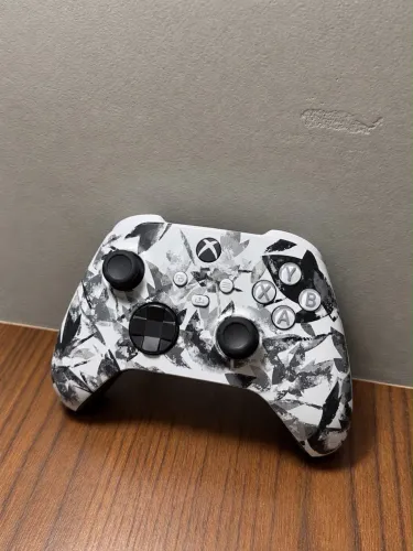 Controle Xbox personalizado Camo Branco/Cinza
