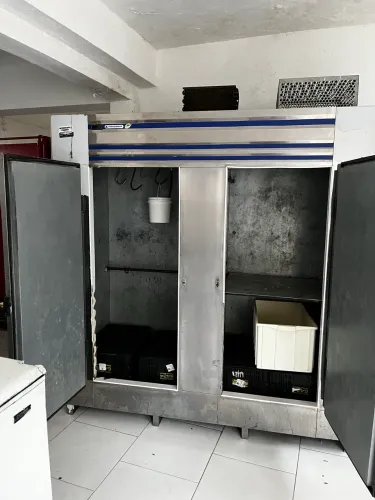 Geladeira para boi inox ( leia antes de mandar mensagem )