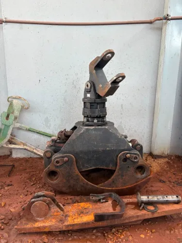 Garra Florestal Hidráulica com Rotator Baltrotors 6TON.