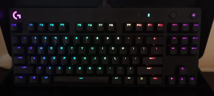 Teclado Mecânico Logitech G Pro