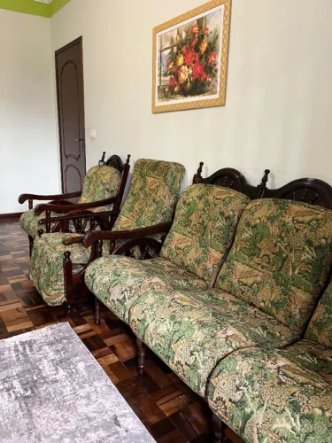 Conjunto de Sofá 4 Lugares + 3 Poltronas Clássicas - Excelente Estado