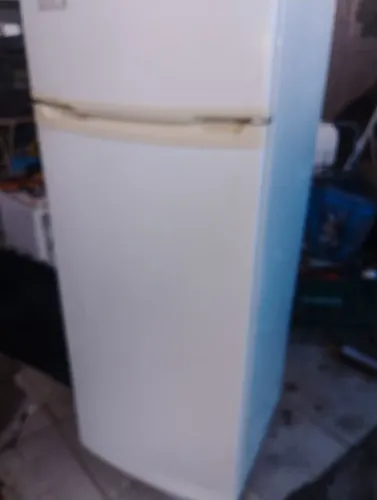 Vende se uma geladeira Consul biples crd36
