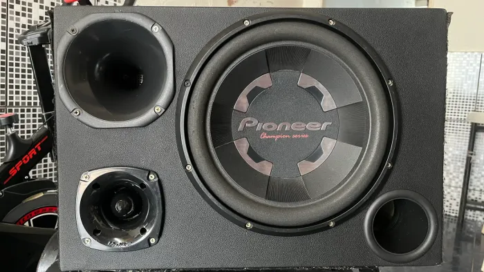 Vendo caixa de som trio, em perfeito estado