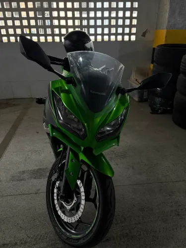 Kawasaki Ninja 300 2024 - Baixa km - Impecável
