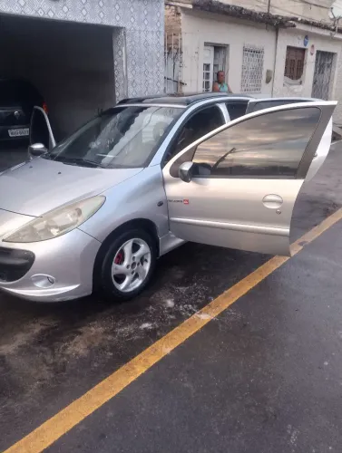 Peugeot 207 Quiksilver 1.4 Flex 8V 5P 2011