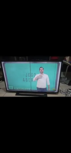 Vendo TV 42 polegadas Obs: listra