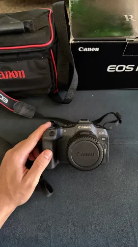 câmera canon r8 full frame com lente do kit (18-55mm 4-5.6f)