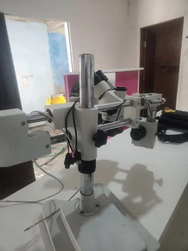 Microscópio trinocular profissional 