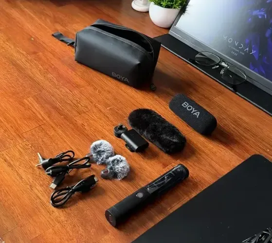 Microfone Lapela Boya Magic Mic Com Tripé