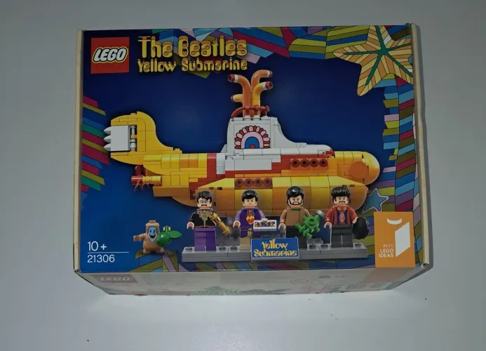 Lego - The Beatles - Yellow Submarine