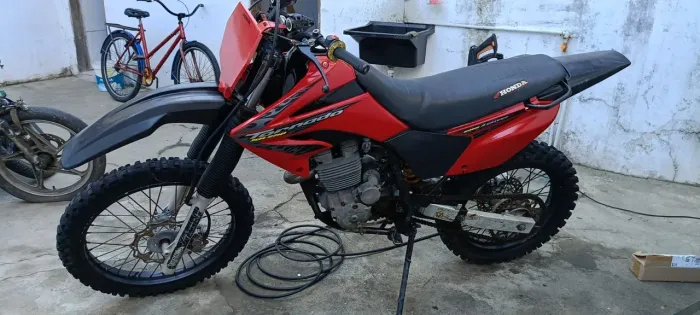 MOTO DE TRILHA