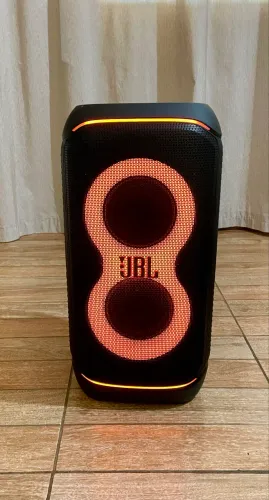 JBL PartyBox Stage 320 | Som Potente | Até 18h de Bateria Bluetooth Show de Luzes