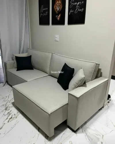 Sofás de alto padrão que unem conforto, sofisticação e design moderno.