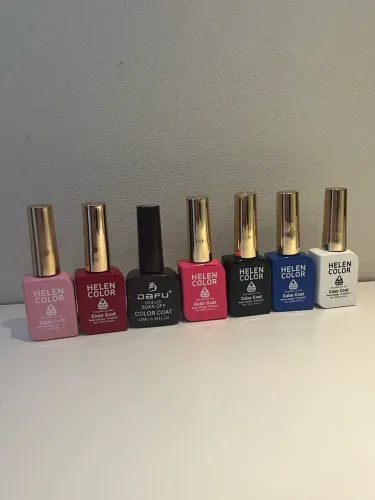 Esmaltes Helen Color e Dafu