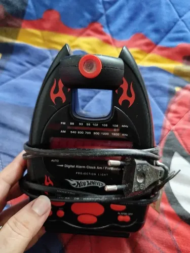 Vendo cadeira Galzerano, mochila Hora da Aventura, rádio Relógio Hotwheels