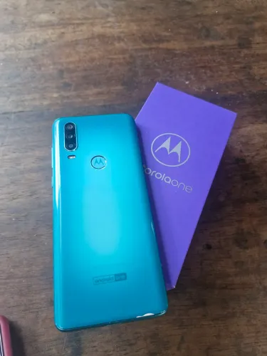 Celular Moto One
