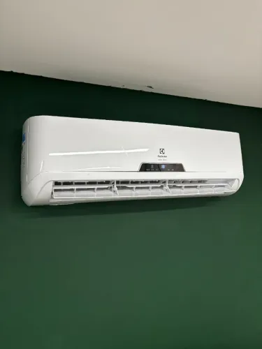 Ar-condicionado Electrolux 22000 BTUs