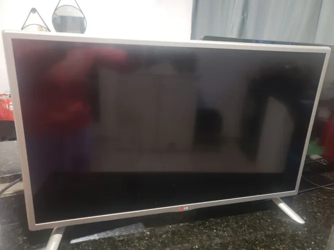 Vendo tv 32 polegadas,não é smart