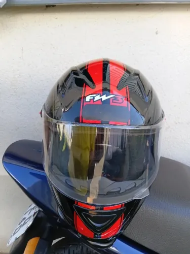 Capacete