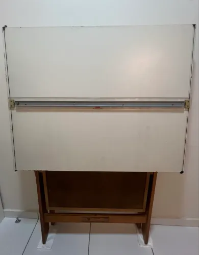 prancheta de arquitetura / mesa de desenho