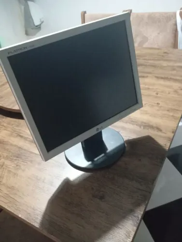 Monitor HP LCD 19 polegadas funcionando