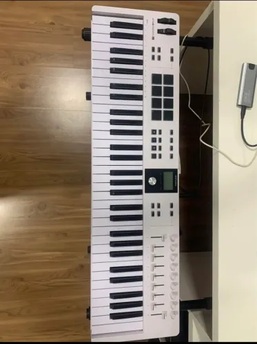 Taclado Arturia Mk3 61 Teclas controlador