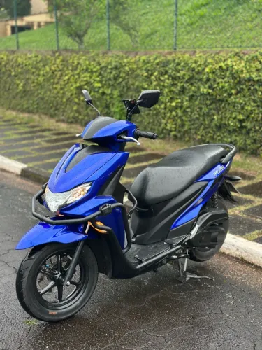 Yamaha Fluo 2024 PARCELO