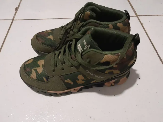 TÊNIS FEMININO CAMUFLADO COM SALTO