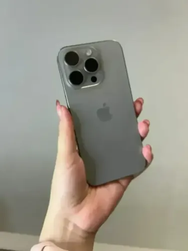 iPhone 15 Pro 128GB Natural Seminovo 85% - retire em loja física na Savassi