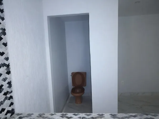 Alugo uma casa no centro de Nova Iguaçu